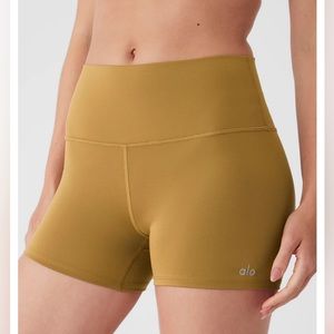 Alo 3" High-Waist Airlift Short